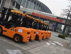買(mǎi)叉車(chē)關(guān)注的不僅是價(jià)格，而是你要知道不同價(jià)格叉車(chē)的區(qū)別